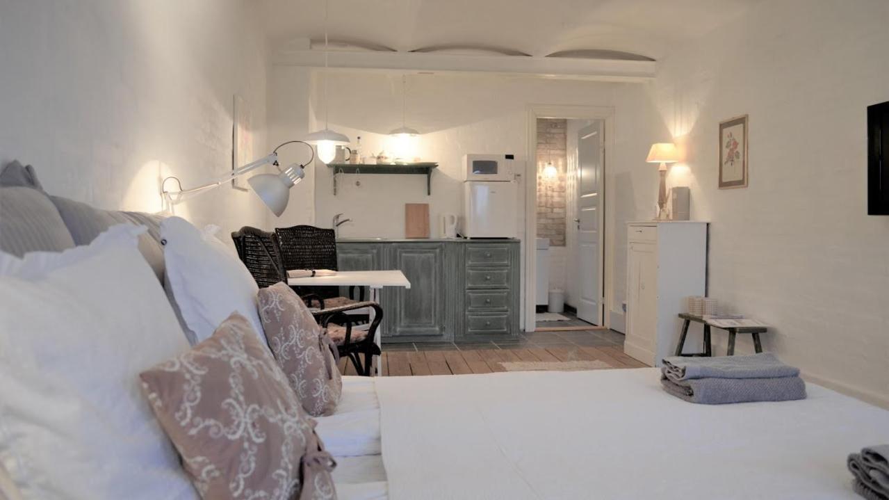 Store Ejlstrup Bed & Breakfast Одензе Екстериор снимка
