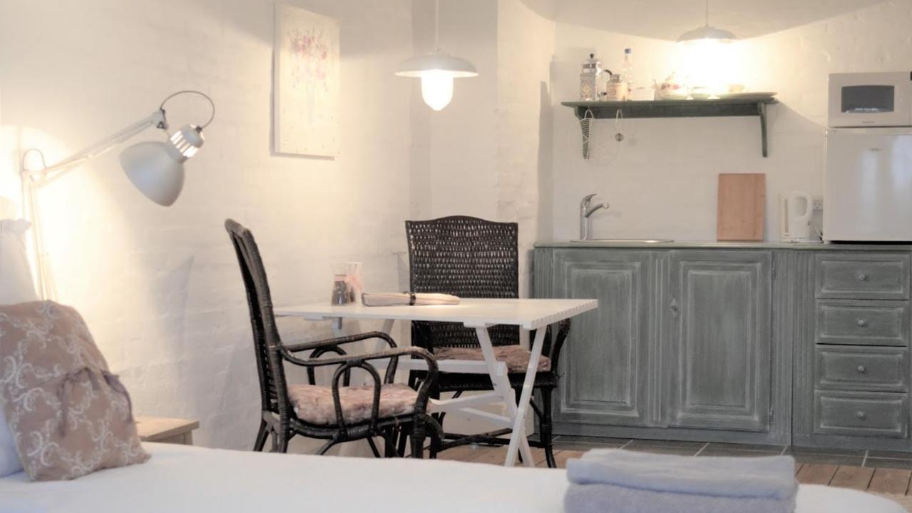 Store Ejlstrup Bed & Breakfast Одензе Екстериор снимка
