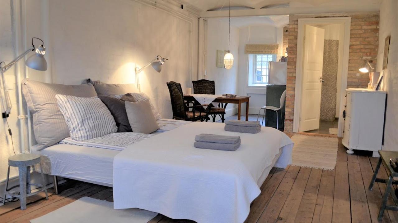 Store Ejlstrup Bed & Breakfast Одензе Екстериор снимка
