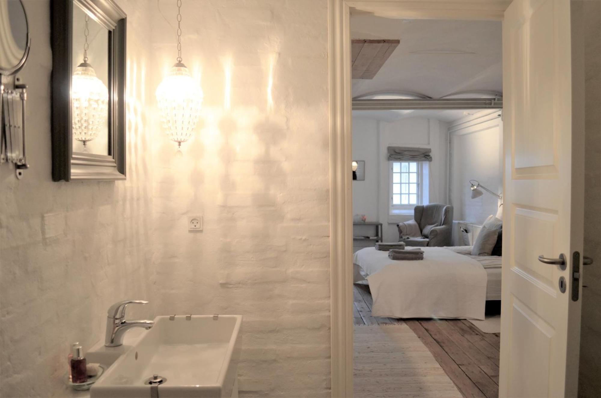 Store Ejlstrup Bed & Breakfast Одензе Екстериор снимка